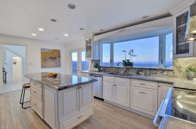 Building Photo - $14995 - Stunning Valley Views from Los Gatos/Monte Sereno Hills, 5 Bd / 3 Ba - **COMING SOON**