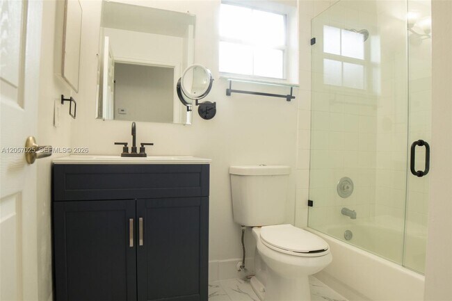 Building Photo - 16410 Sapphire Bend