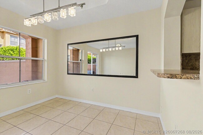 Building Photo - 626 SW 106th Ave