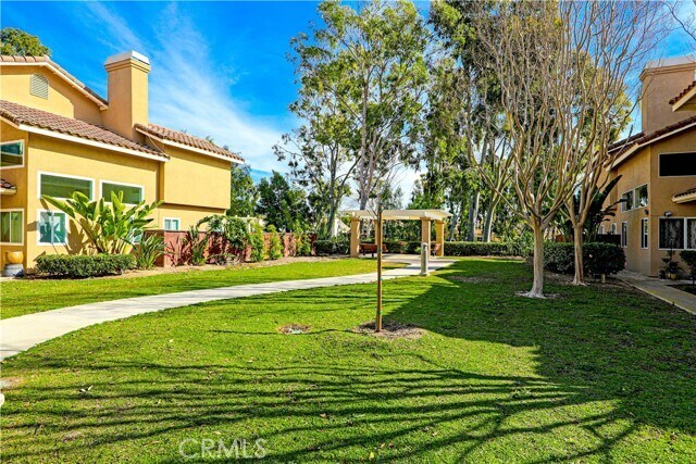 Building Photo - 4 Pinzon