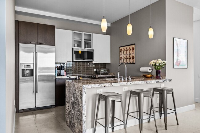 Building Photo - Monthly rental for Season , ( min 4 months)