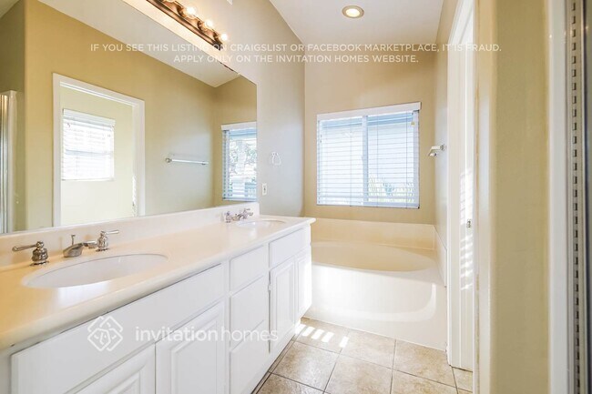 Building Photo - 1232 Date Palm Dr