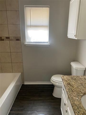 Building Photo - 822 Collins Blvd