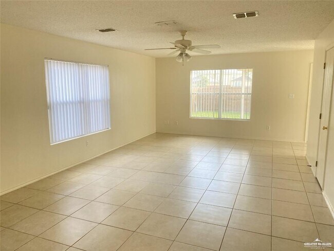 Building Photo - 3414 Santa Rocio St