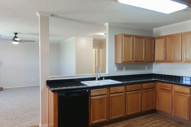 Building Photo - 1460 Stewart Dr