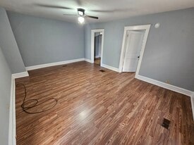 Building Photo - 430 W Clinton St