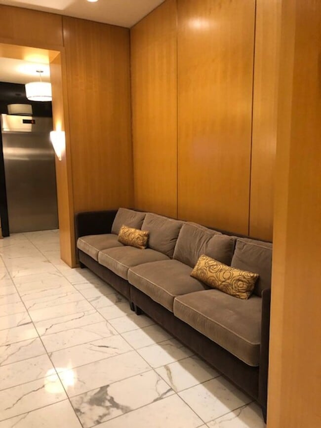 Building Photo - Luxury Condo in National Harbor