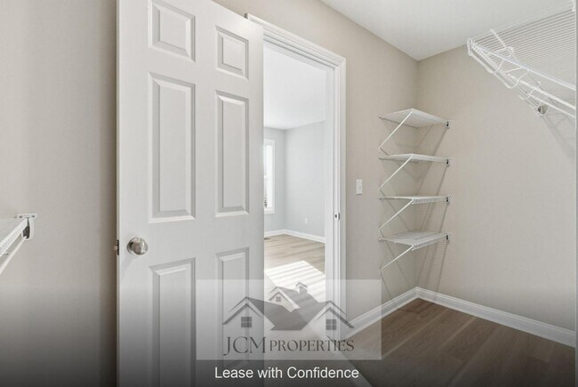 Building Photo - 113 Lambert Fld