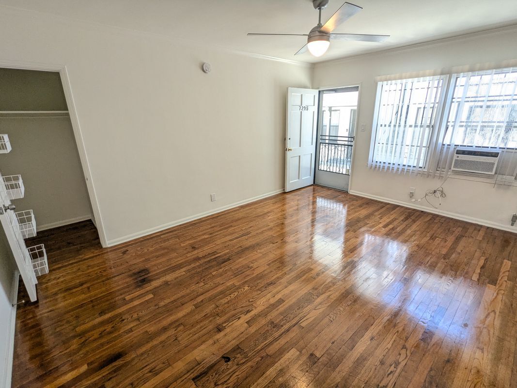 Building Photo - 729 N Edinburgh Ave