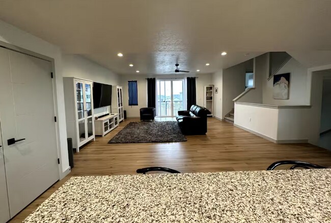 Building Photo - Modern 3-Story House with Rooftop Access-option to rent mother in law apartment separately