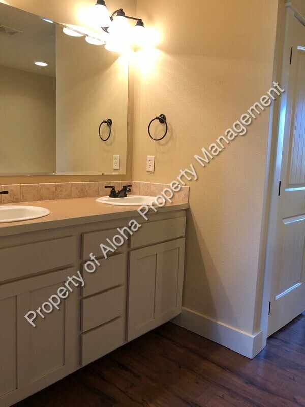 Building Photo - 1250 W Cobblefield Ct