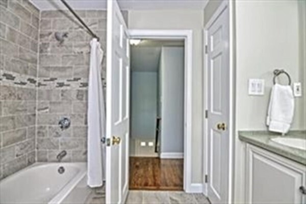 Building Photo - 16 Oak Hill Rd