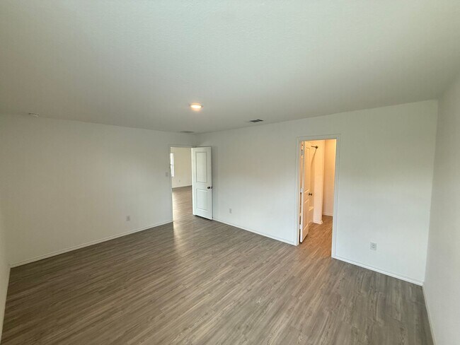 Building Photo - Charming 4-Bedroom Home Available for Rent!  Bulverde Area