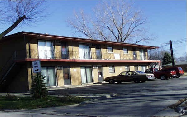 Primary Photo - Sea Isle Apartments