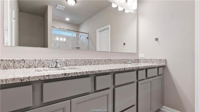 Building Photo - 3007 Stevens Dr
