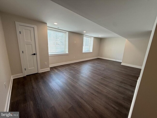 Building Photo - 116 Isabella Dr