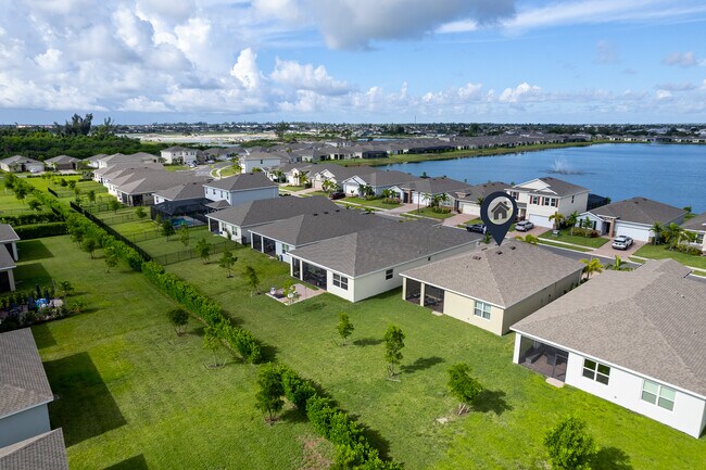 Building Photo - 210 Spg Hl Lk Lp