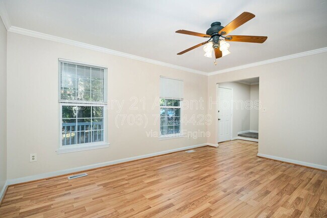 Building Photo - 16 Twin Lake Ct