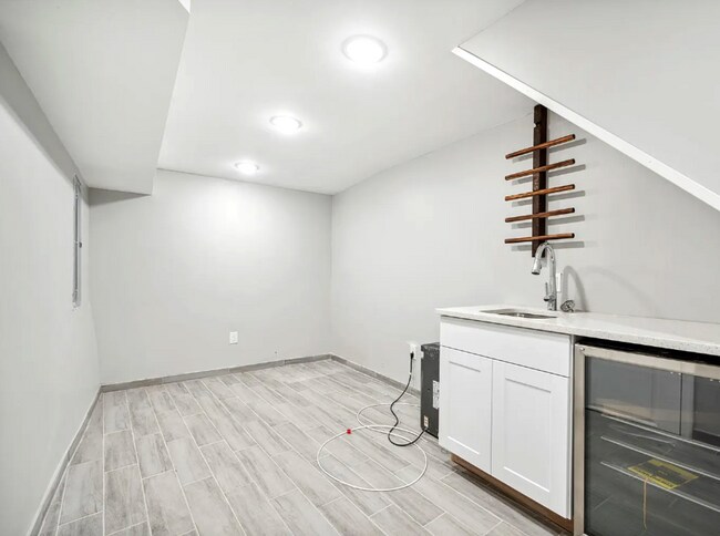 Building Photo - Point Breeze New Luxury Home, Amazing! (op...