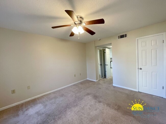Building Photo - Great 3BR Townhome in Shalimar!
