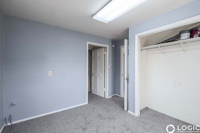 Building Photo - 136 S 300 W