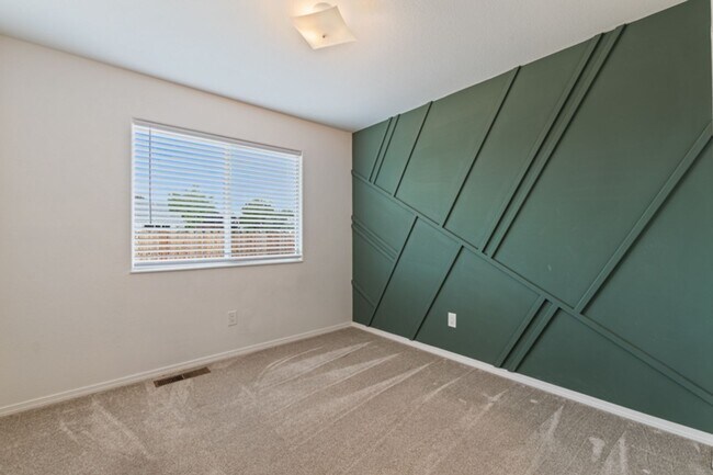 Building Photo - Sparks Home in the Vistas with RV Parking!!