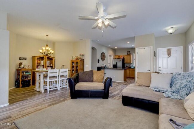 Building Photo - 3 bedroom in Mesa AZ 85209