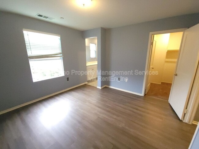 Building Photo - 10244 Artesia Blvd