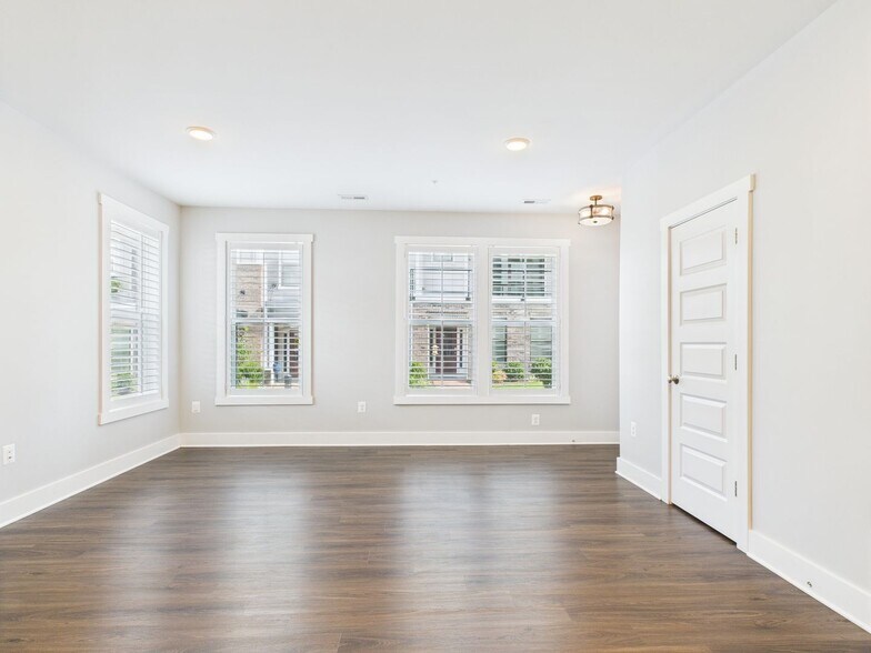 Building Photo - 13 Flatwater Row