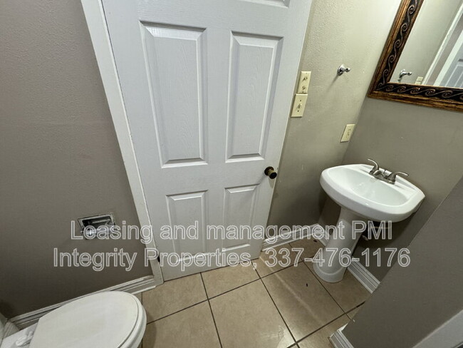 Building Photo - 206 Elks Cove