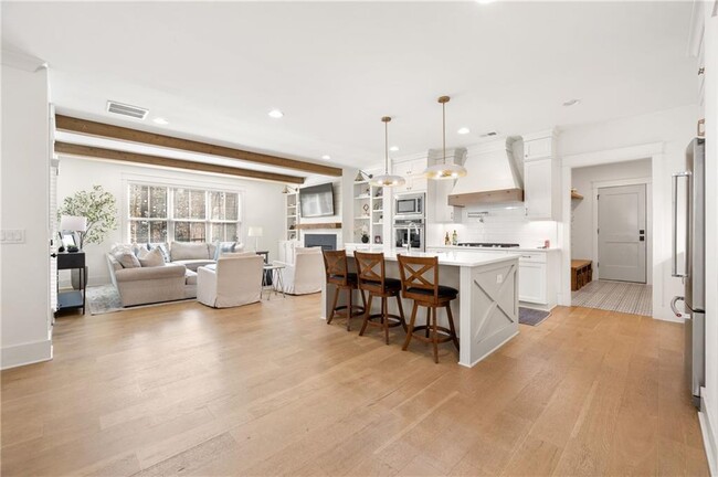 Building Photo - 5638 Glenrich Dr