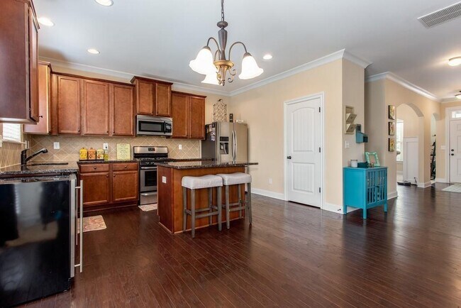 Building Photo - 5535 Rialto Way