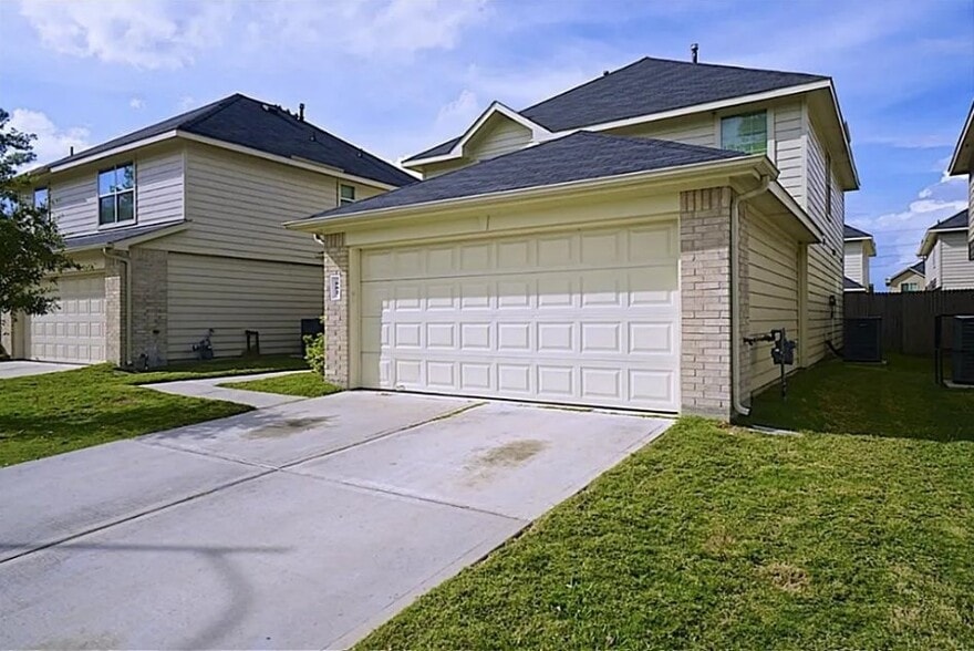 Building Photo - 882 Sun Prairie Dr