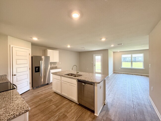 Building Photo - 23354 Shadowridge Dr