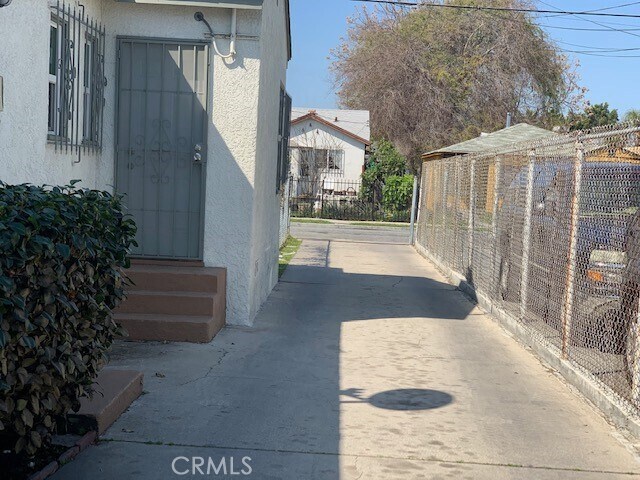 Building Photo - 600 N Rose Ave