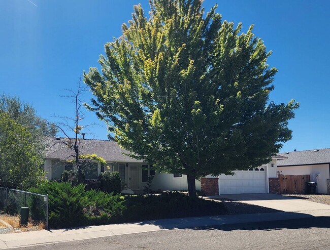 Building Photo - Home For Rent in Sunridge