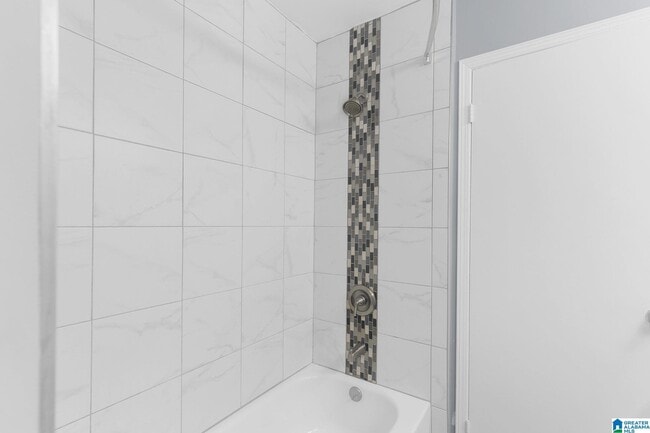 Building Photo - 3222 Tyrol Ln