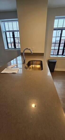 Building Photo - 2857 N Clybourn Ave