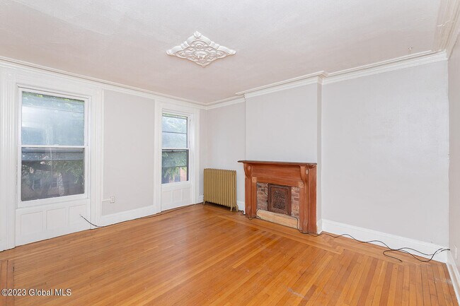 Building Photo - 338 Madison Ave