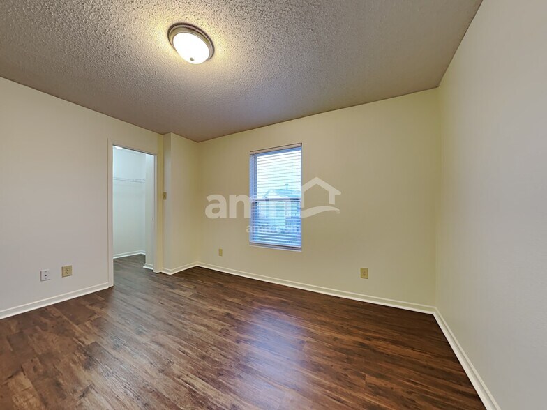Building Photo - 10286 Butler Dr