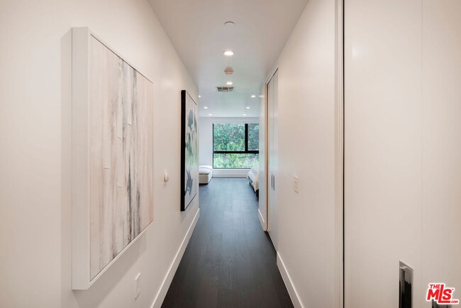 Building Photo - 724 Croft Ave