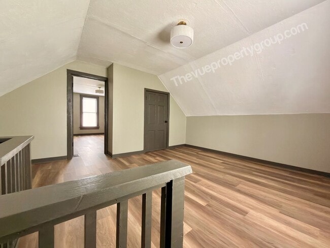 Building Photo - Charming Three-Bedroom with Garage & Fenced Yard