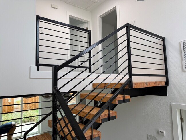 Building Photo - 7651 Oak Chase
