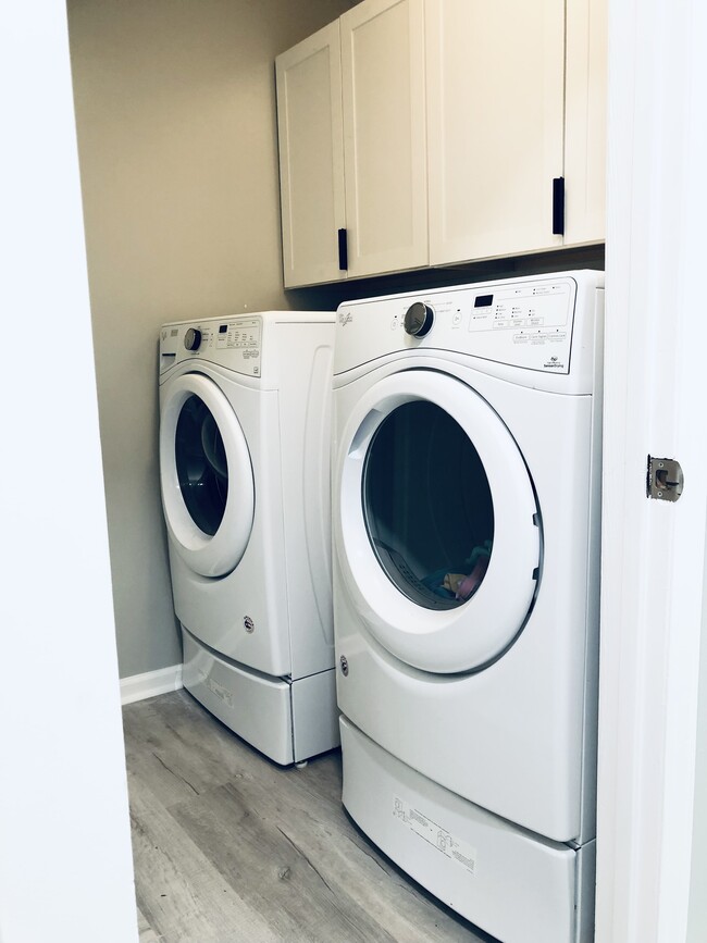 Building Photo - 516 Brent Rd