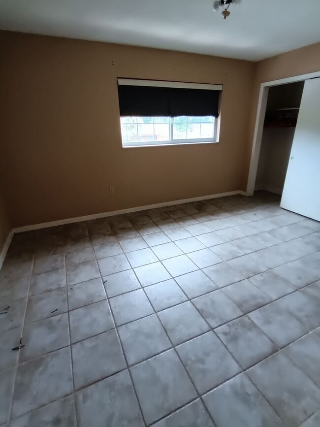 Building Photo - 5505 Hernandes Dr