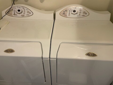 Building Photo - 9908 S Falconhurst Dr