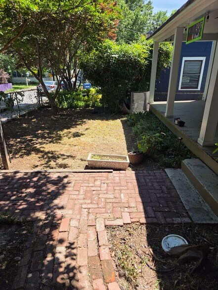 Front yard - 249 Powell St SE