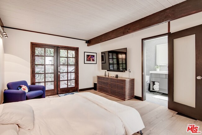 Building Photo - 9624 Yoakum Dr