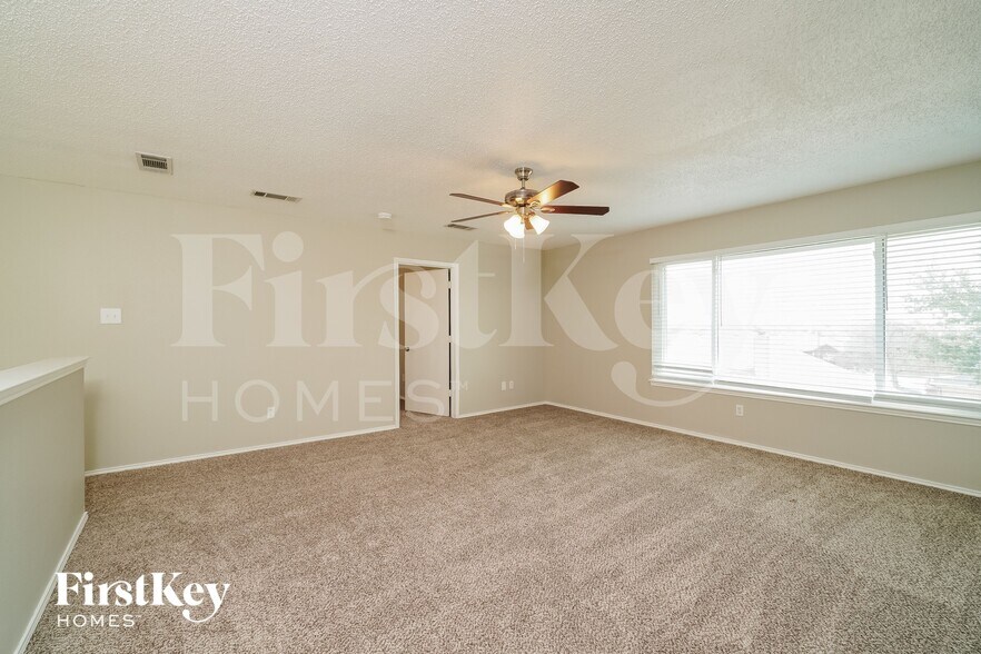 Building Photo - 8024 Mourning Dove Dr