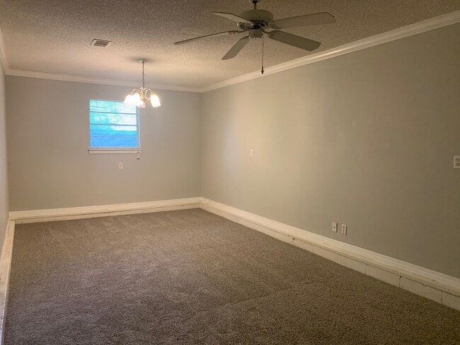 Building Photo - MOVE IN SPECIAL! Charming 3/1.5 St. Cloud Home w/ Partially Fenced Yard & Bonus Room